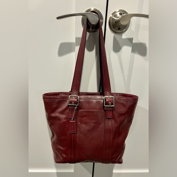 Coach Hampton Tote - Picture 1 of 8